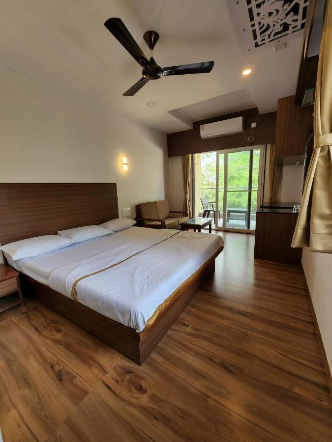מלון Regal Panhala Residency מראה חיצוני תמונה